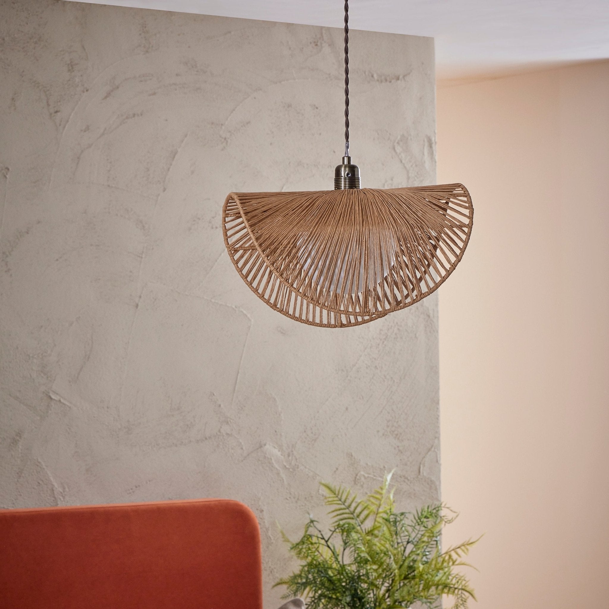 Rattan deckenlampe easy-fit | stilvolle moderne beleuchtung | goldener sockel | wohnkultur