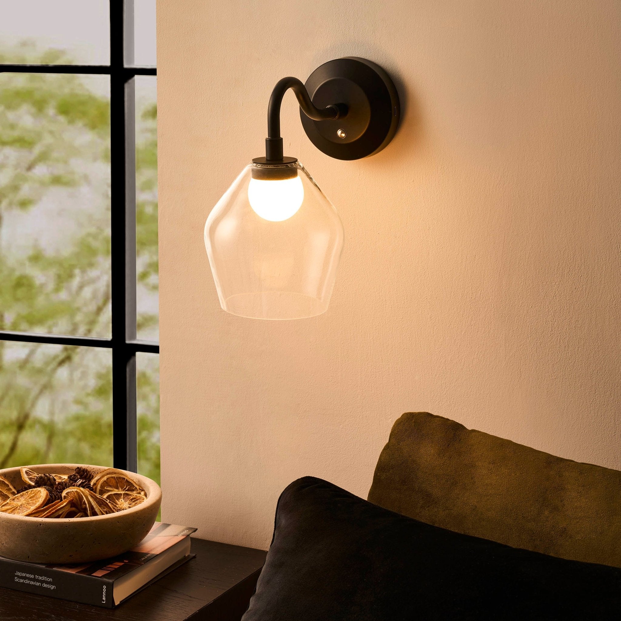 Wiederaufladbare led-wandleuchte schwarz - kabelloser vintage-charme für schlafzimmer